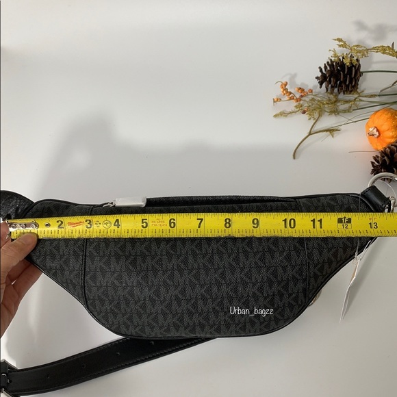 Michael Kors Mott Medium Waist Pack - Picture 4 of 10